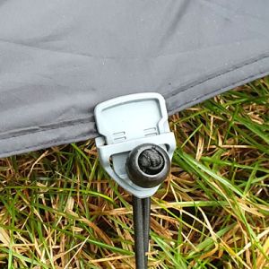 Holdon Xtra Clip with Bungee securing tent